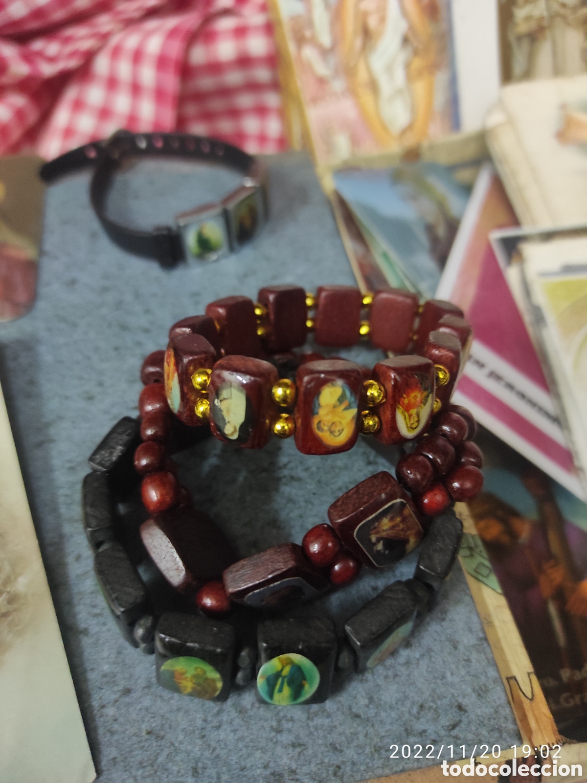 Antig&uuml;edades: CAJA CON ESTAMPAS Y PULSERAS RELIGIOSAS - Foto 4