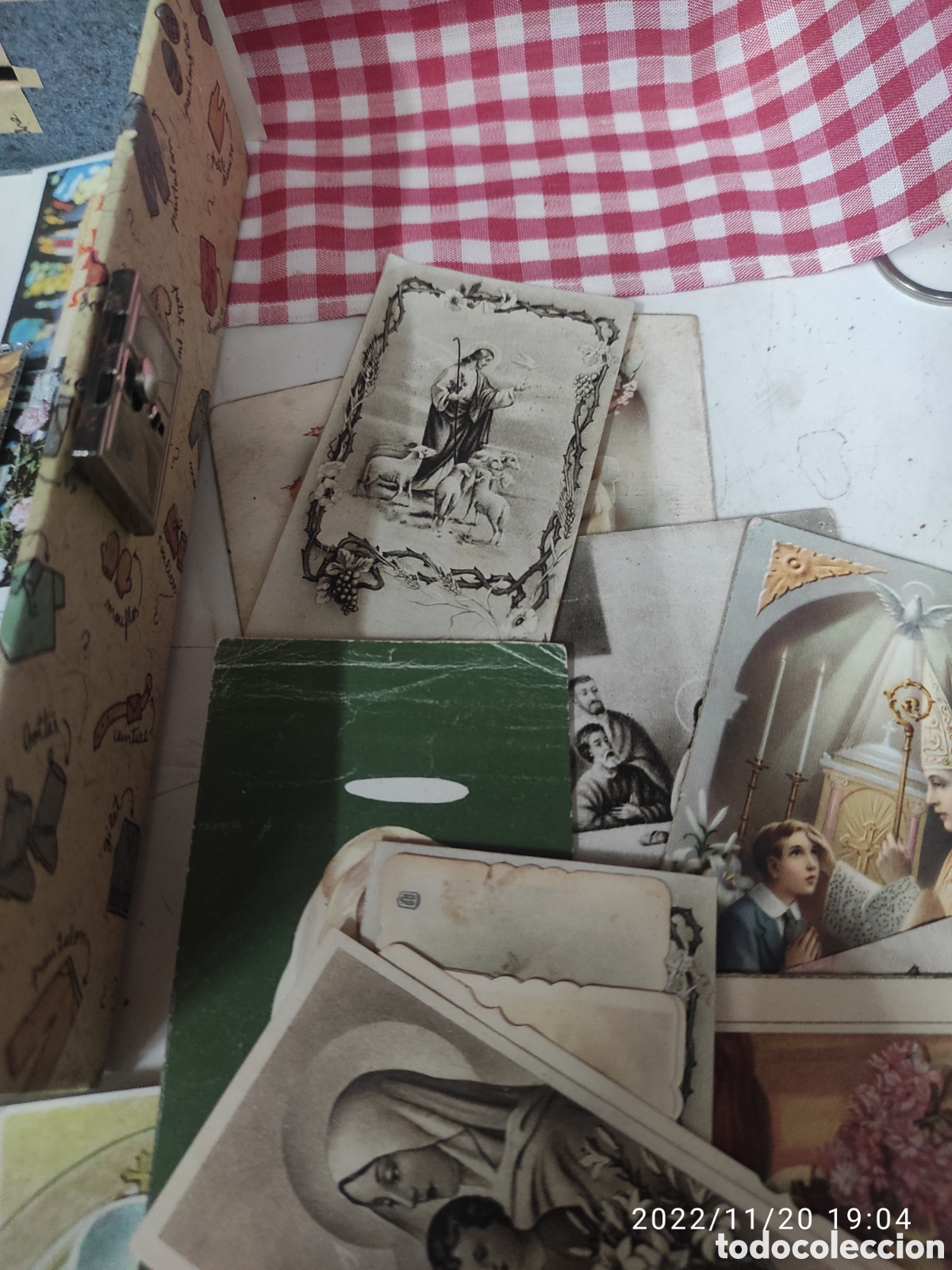 Antig&uuml;edades: CAJA CON ESTAMPAS Y PULSERAS RELIGIOSAS - Foto 9