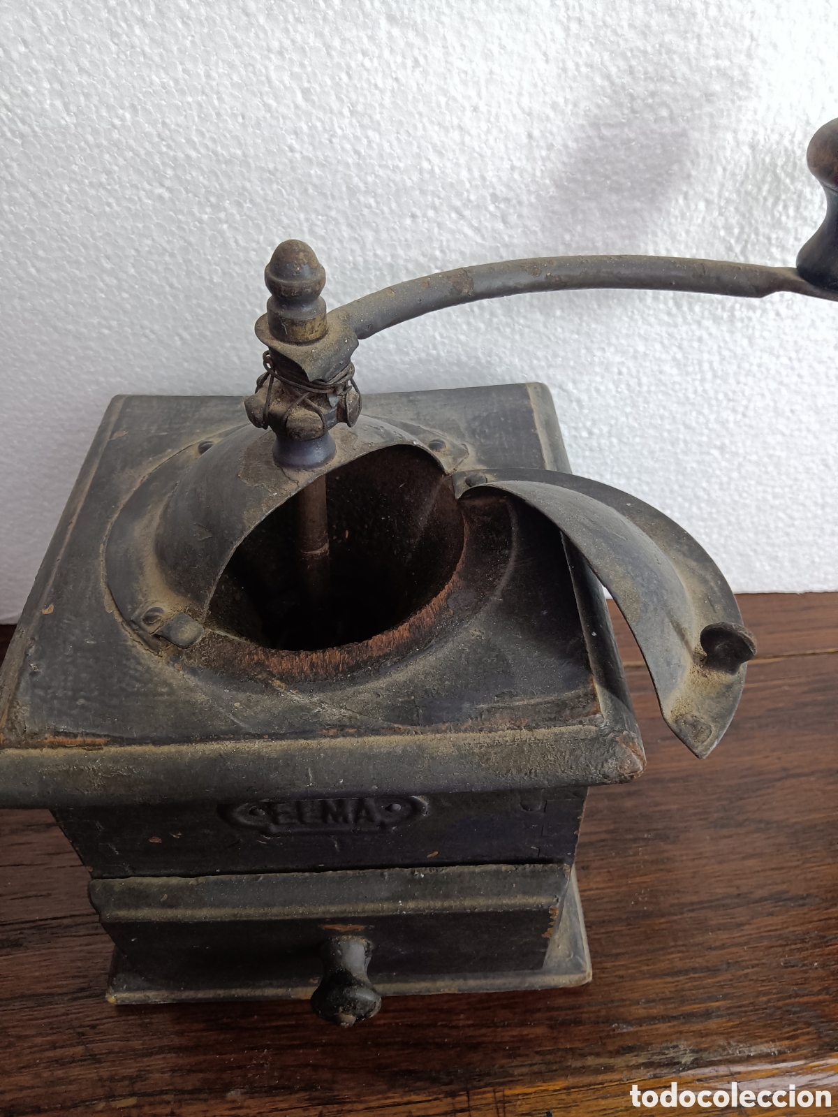 Antig&uuml;edades: MOLINILLO DE CAFE MADERA ELMA COMPLETO Y FUNCIONANDO - Foto 2