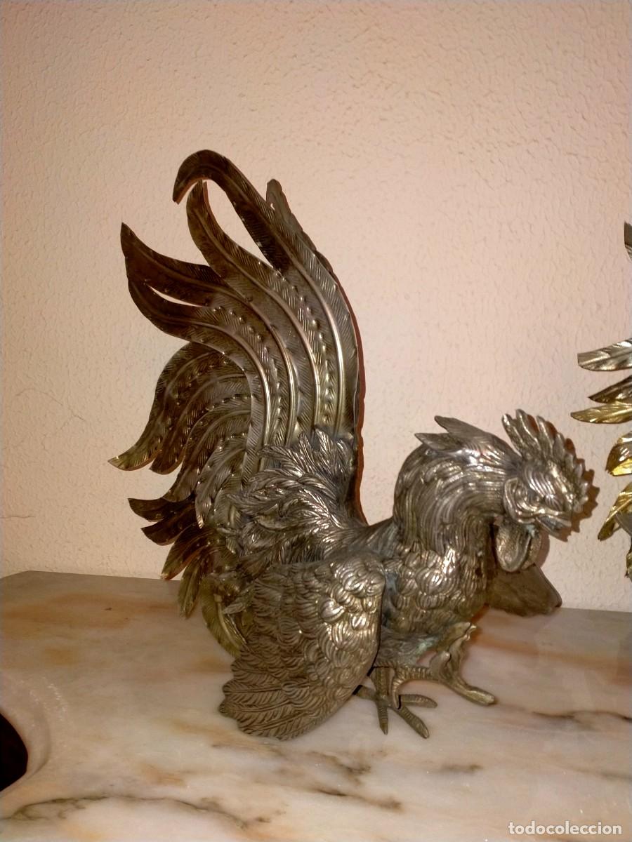 Antig&uuml;edades: GALLOS DE METAL BUEN ESTADO - Foto 3