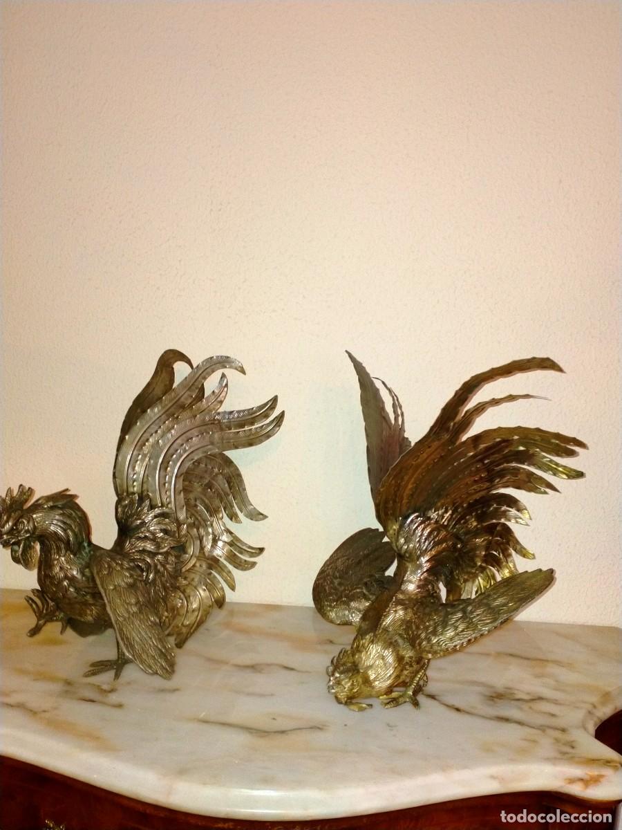 Antig&uuml;edades: GALLOS DE METAL BUEN ESTADO - Foto 5