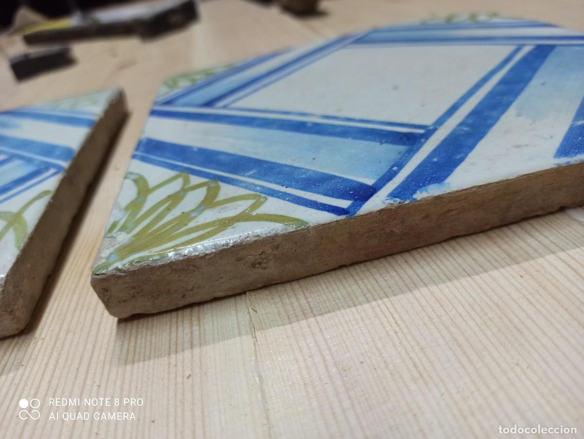Antig&uuml;edades: Dos azulejos, finales del siglo XVIII - Foto 3