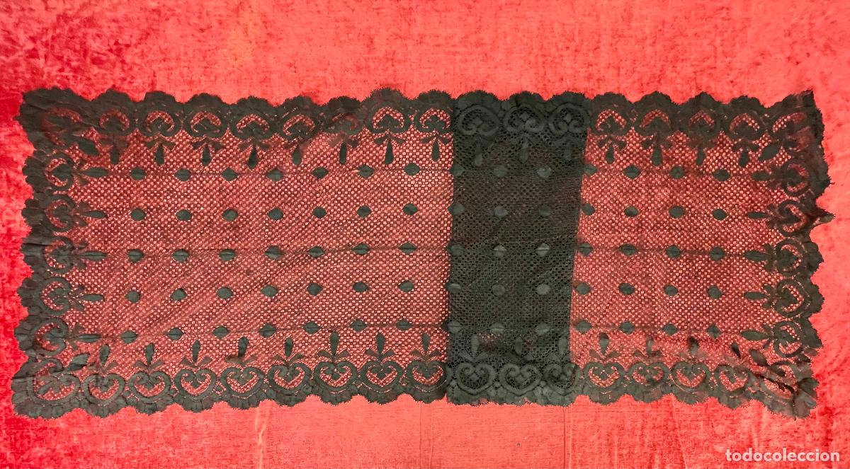 Antig&uuml;edades: MANTILLA RECTANGULAR. BORDADA A MANO. ESPA&Ntilde;A. SIGLO XIX - Foto 1