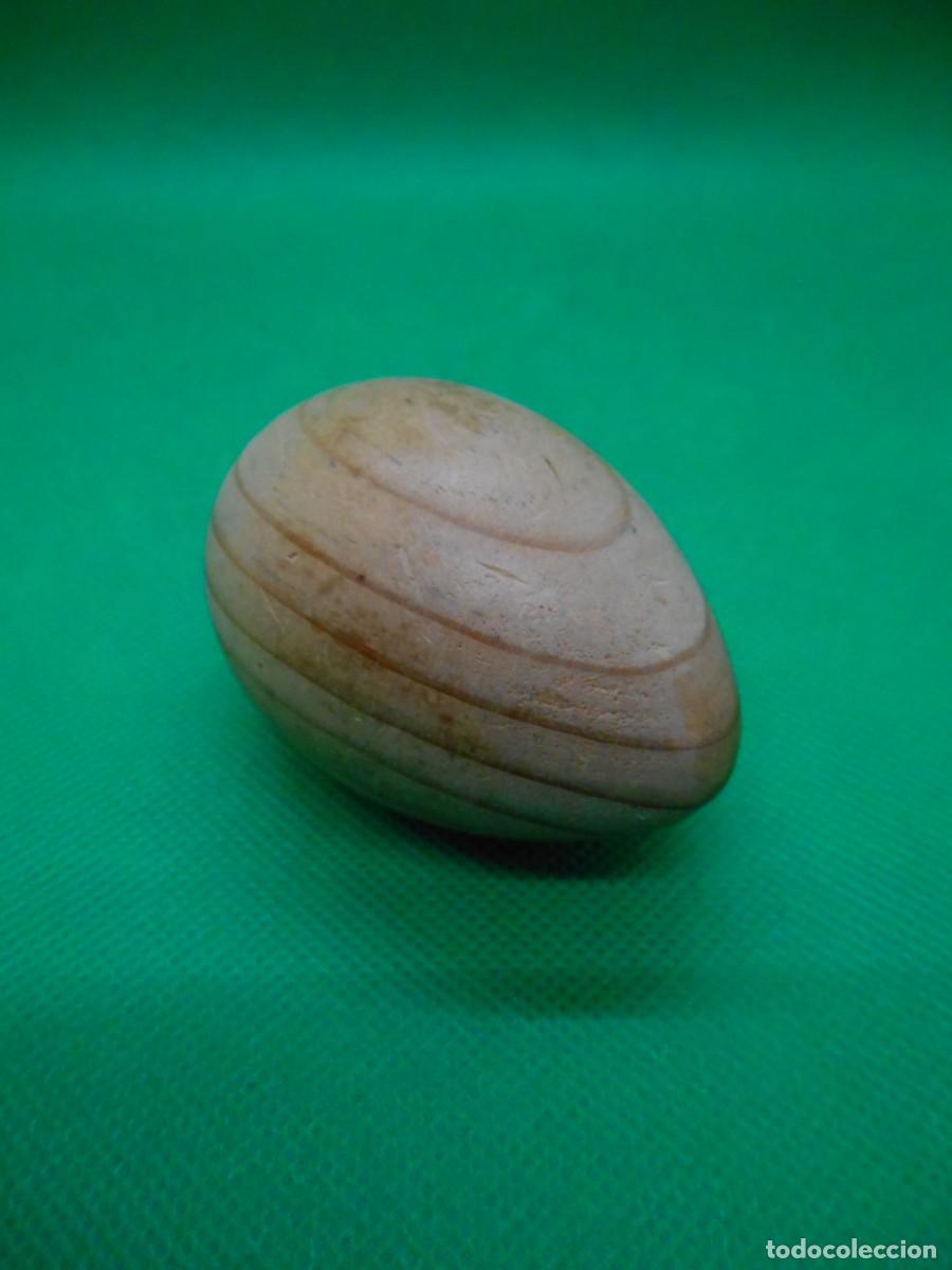 Antig&uuml;edades: ANTIGUO HUEVO DE MADERA PARA ZURCIR (I)