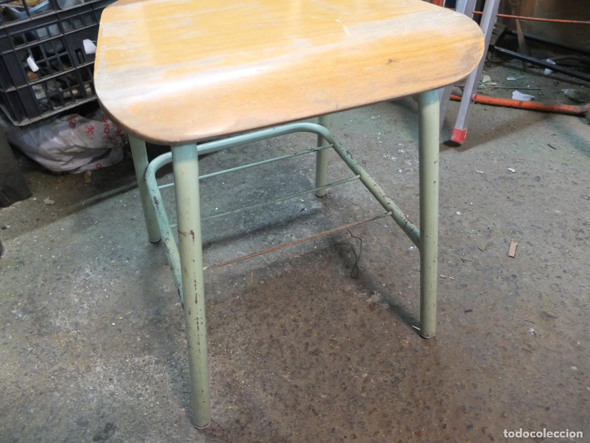 Antig&uuml;edades: silla colegio a&ntilde;os 70 - Foto 2
