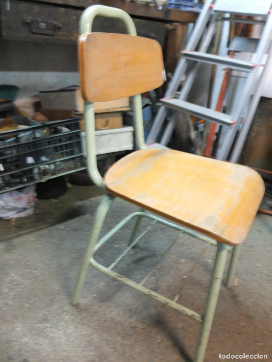Antig&uuml;edades: silla colegio a&ntilde;os 70 - Foto 3