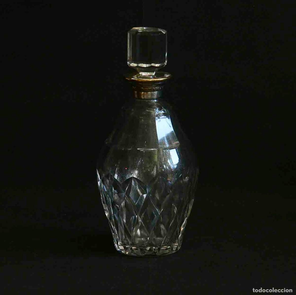 Antig&uuml;edades: BOTELLA LICORERA DE CRISTAL TALLADO - Foto 1