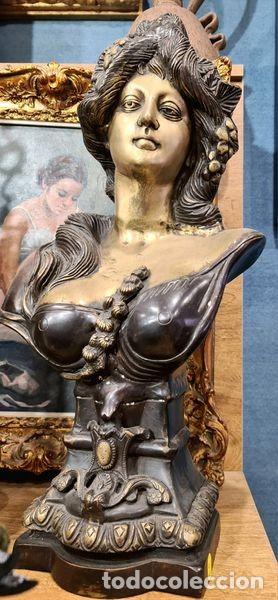 Antig&uuml;edades: BUSTO MUJER BRONCE - Foto 1