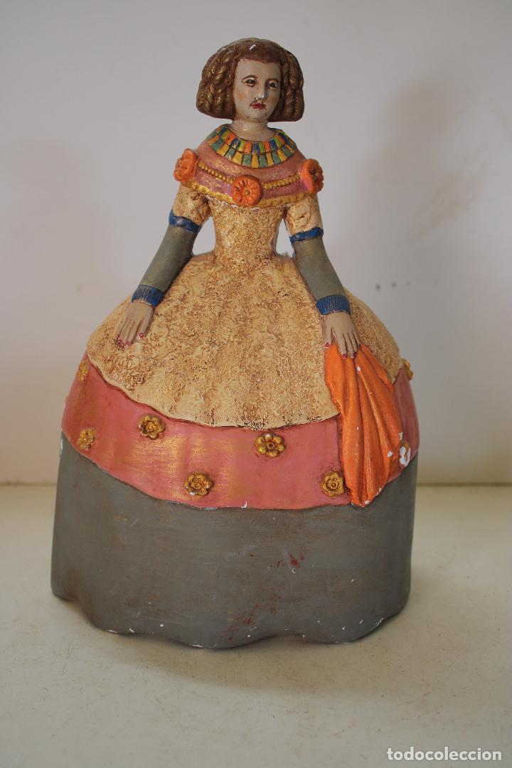 Antig&uuml;edades: figura menina de yeso - Foto 1