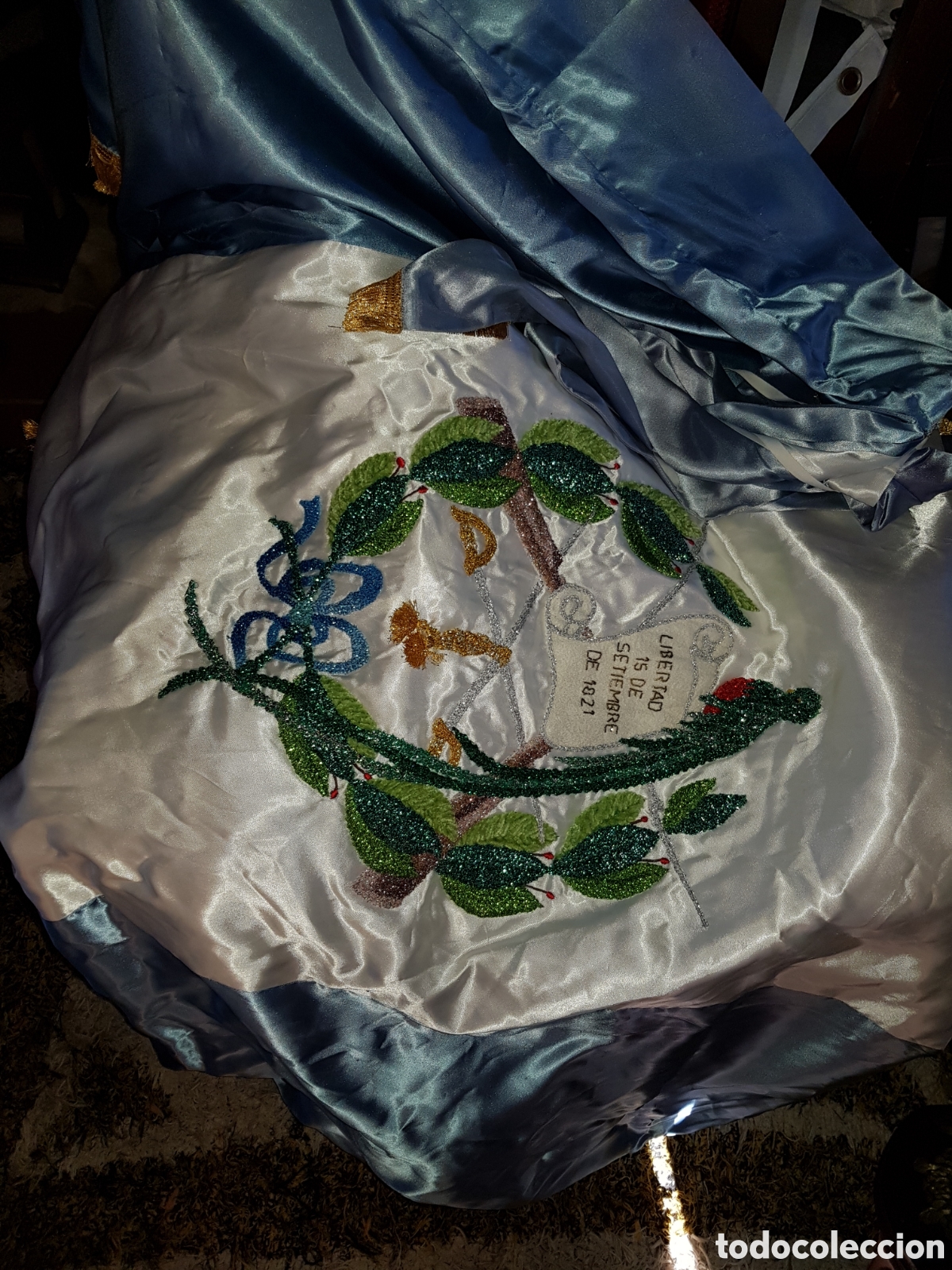 Antiques: ANTIGUA BANDERA DE GUATEMALA BORDADA