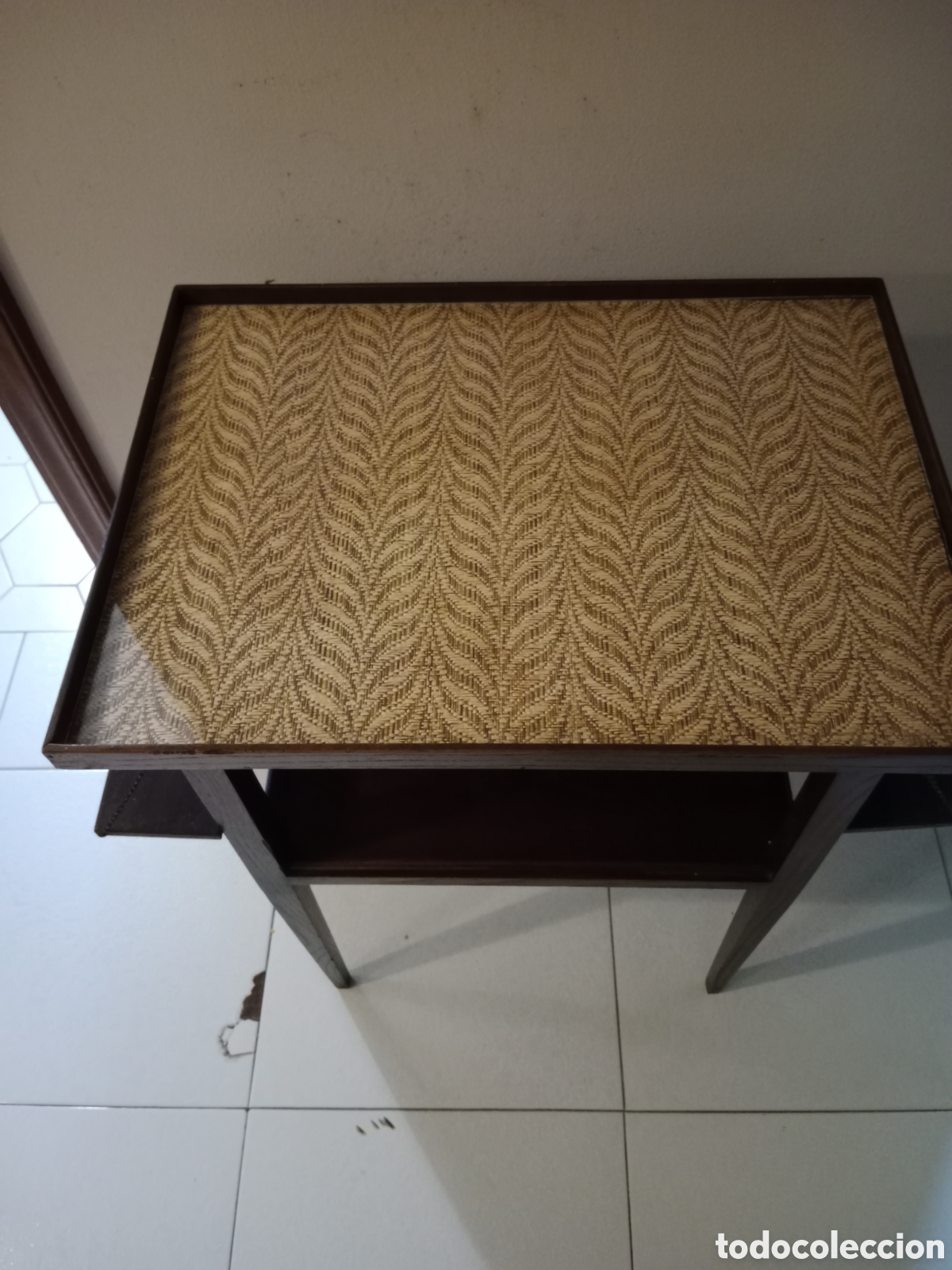Antig&uuml;edades: Mesa auxiliar modernista - Foto 2