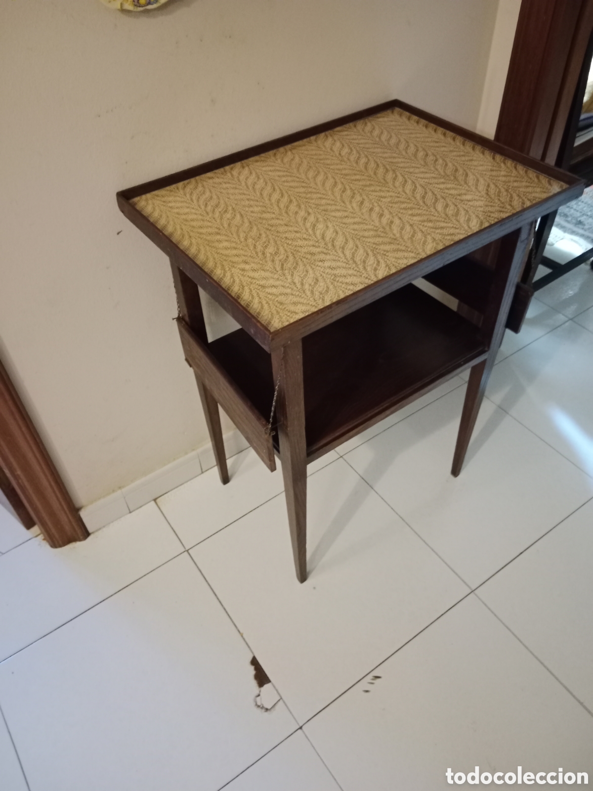 Antig&uuml;edades: Mesa auxiliar modernista - Foto 9