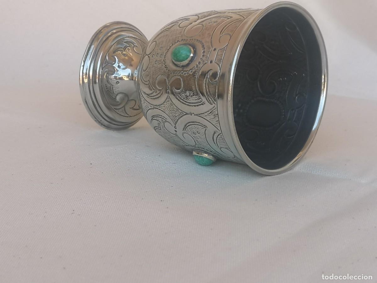 Antig&uuml;edades: COPA C&Aacute;LIZ CON PIEDRAS SEMIPRECIOSAS. - Foto 3