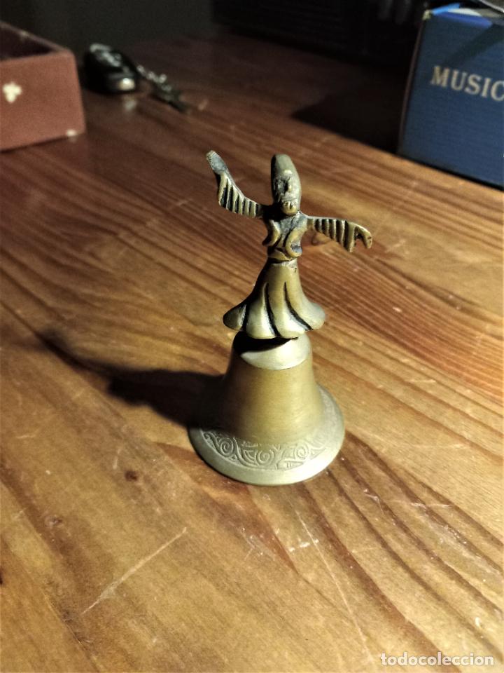 Antig&uuml;edades: Campanilla de bronce Derviche Danzar&iacute;, Sufi. - Foto 2