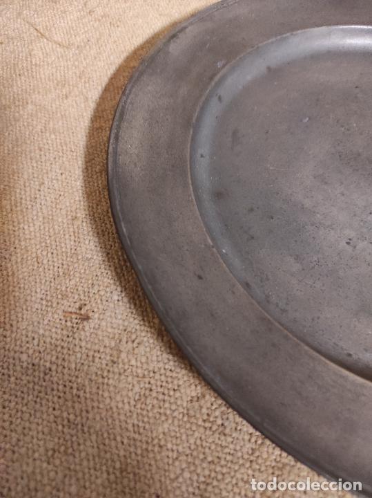 Antig&uuml;edades: plato de esta&ntilde;o marcas - Foto 3