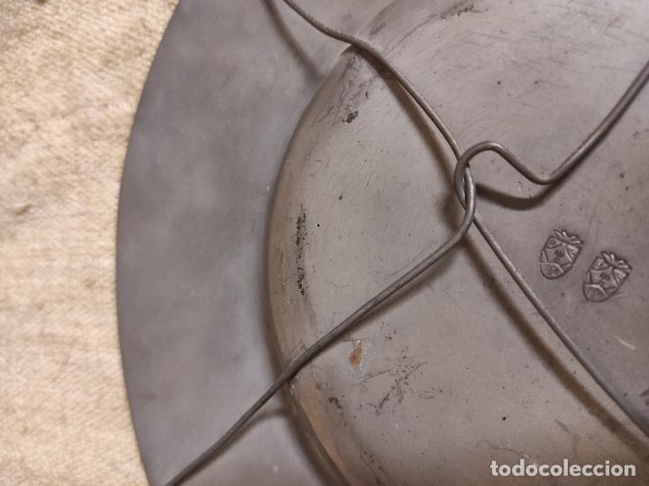 Antig&uuml;edades: plato de esta&ntilde;o - Foto 2