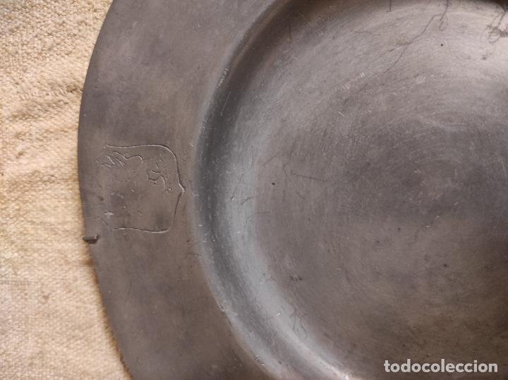 Antig&uuml;edades: plato de esta&ntilde;o - Foto 4