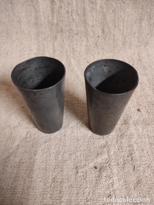 Antig&uuml;edades: dos vasos de esta&ntilde;o - Foto 4