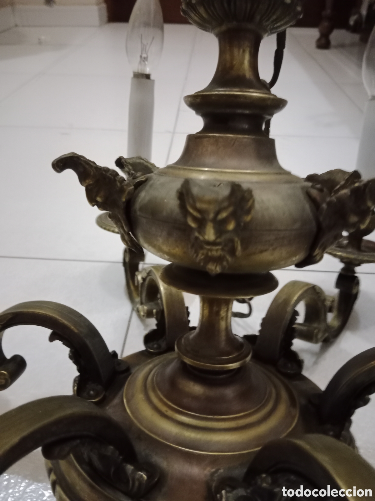 Antig&uuml;edades: Lampara de bronce de 6 brazos - Foto 9