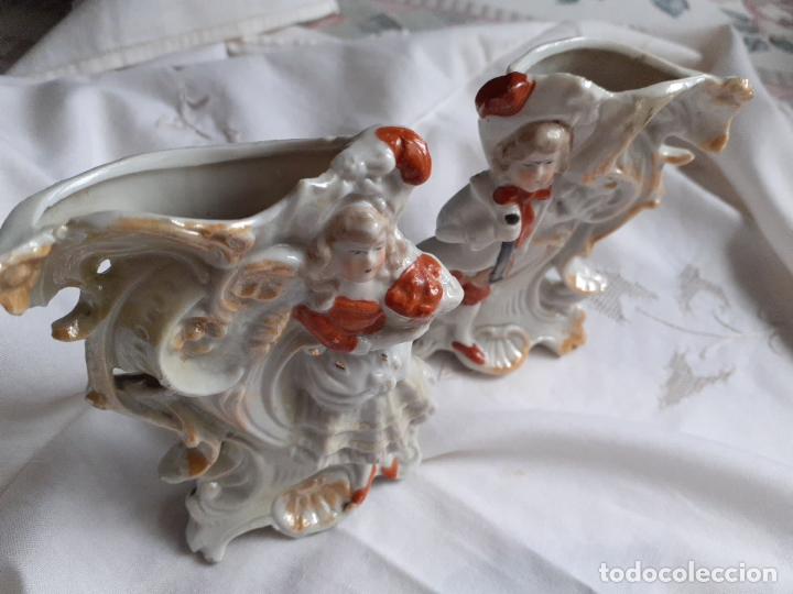 Antig&uuml;edades: Pareja de jarrones porcelana - Foto 4