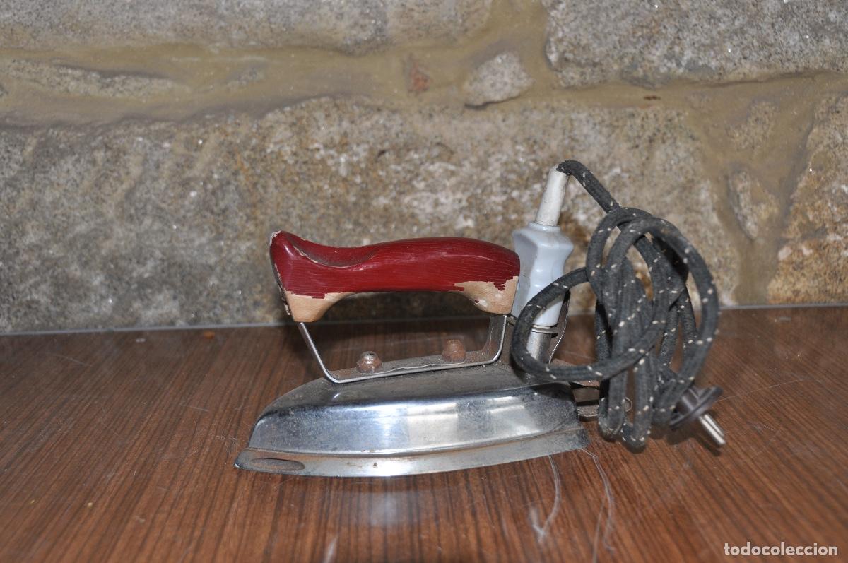 Antig&uuml;edades: Plancha asa roja madera - Foto 4