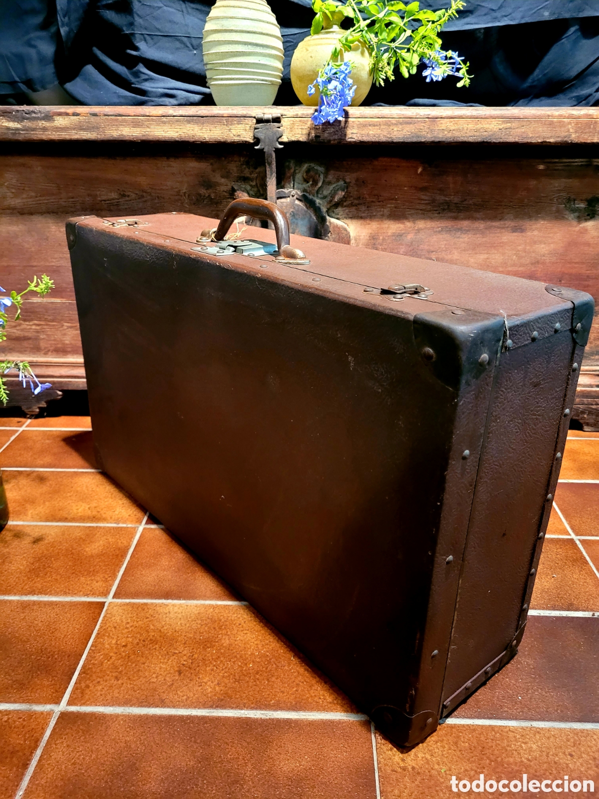 Antig&uuml;edades: ANTIGUA MALETA DE CART&Oacute;N MARR&Oacute;N- 65 X 38 X 17