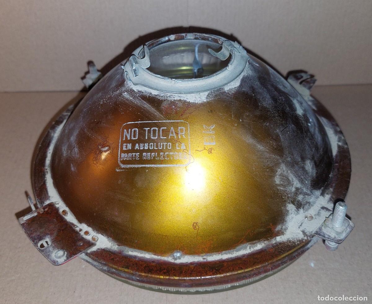 Antig&uuml;edades: Antiguo faro o foco de luz. Metal y cristal