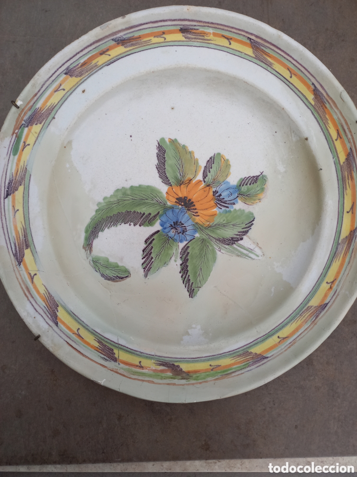 Antig&uuml;edades: Antiguo PLATO FUENTE EN CERAMICA VILLAFELICHE ALCORA MANISES ONDA ?