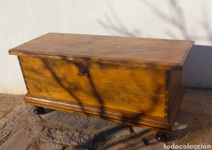 Oggetti Antichi: Cofre de madera antig&uuml;o