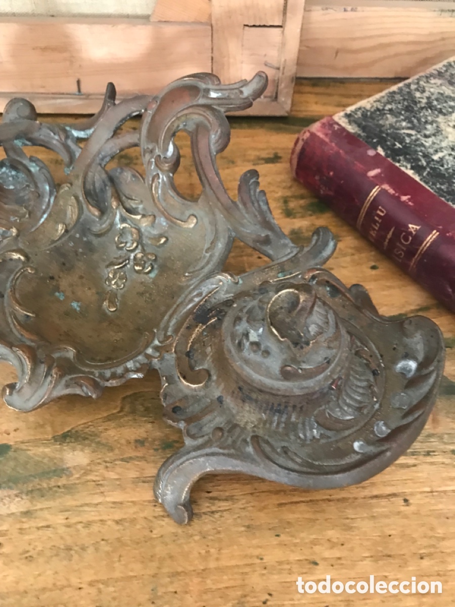 Antig&uuml;edades: Escriban&iacute;a modernista de bronce. Tintero - Foto 1