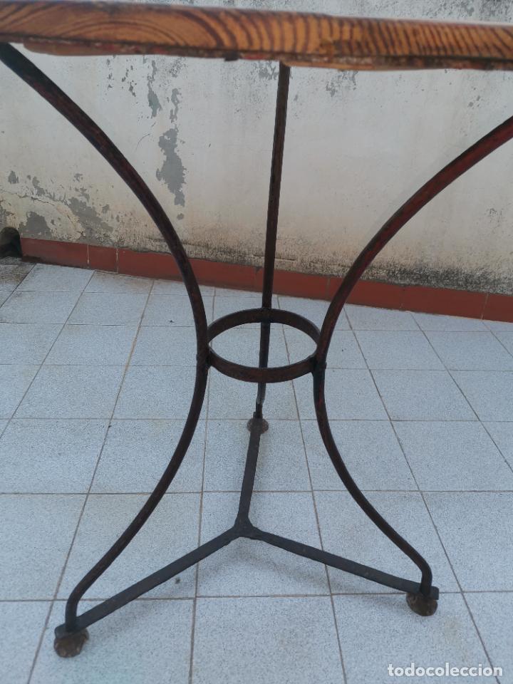 Antig&uuml;edades: ANTIGUA MESA VELADOR - Foto 2