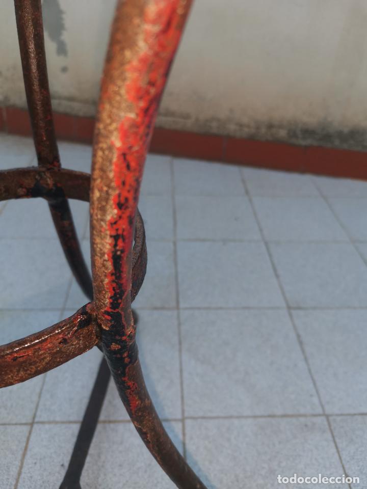 Antig&uuml;edades: ANTIGUA MESA VELADOR - Foto 4