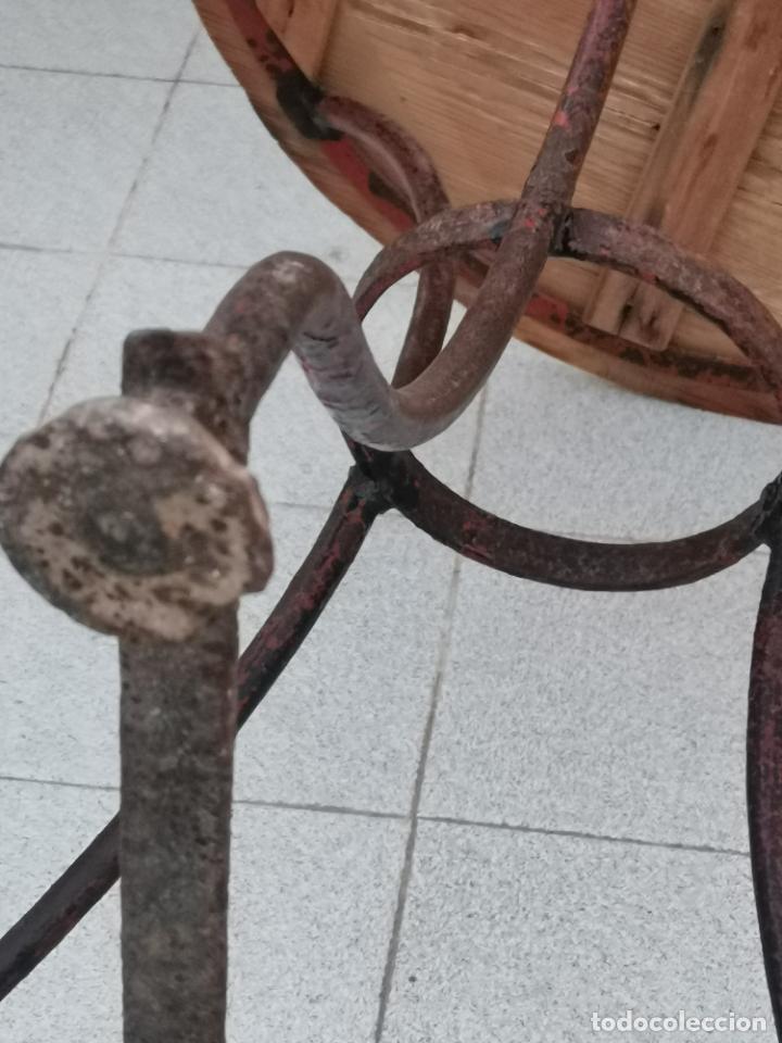 Antig&uuml;edades: ANTIGUA MESA VELADOR - Foto 10