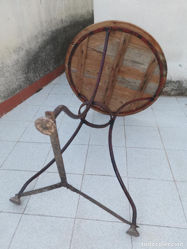 Antig&uuml;edades: ANTIGUA MESA VELADOR - Foto 11
