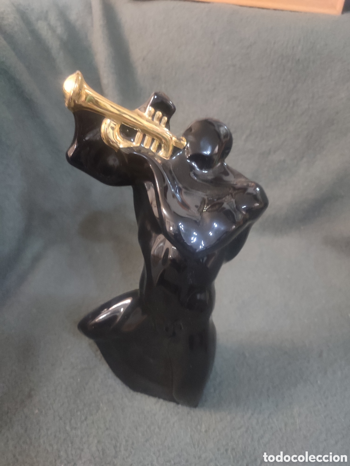 Antig&uuml;edades: Trompetista negro de porcelana sanbo trompeta ba&ntilde;o de oro made in spain po