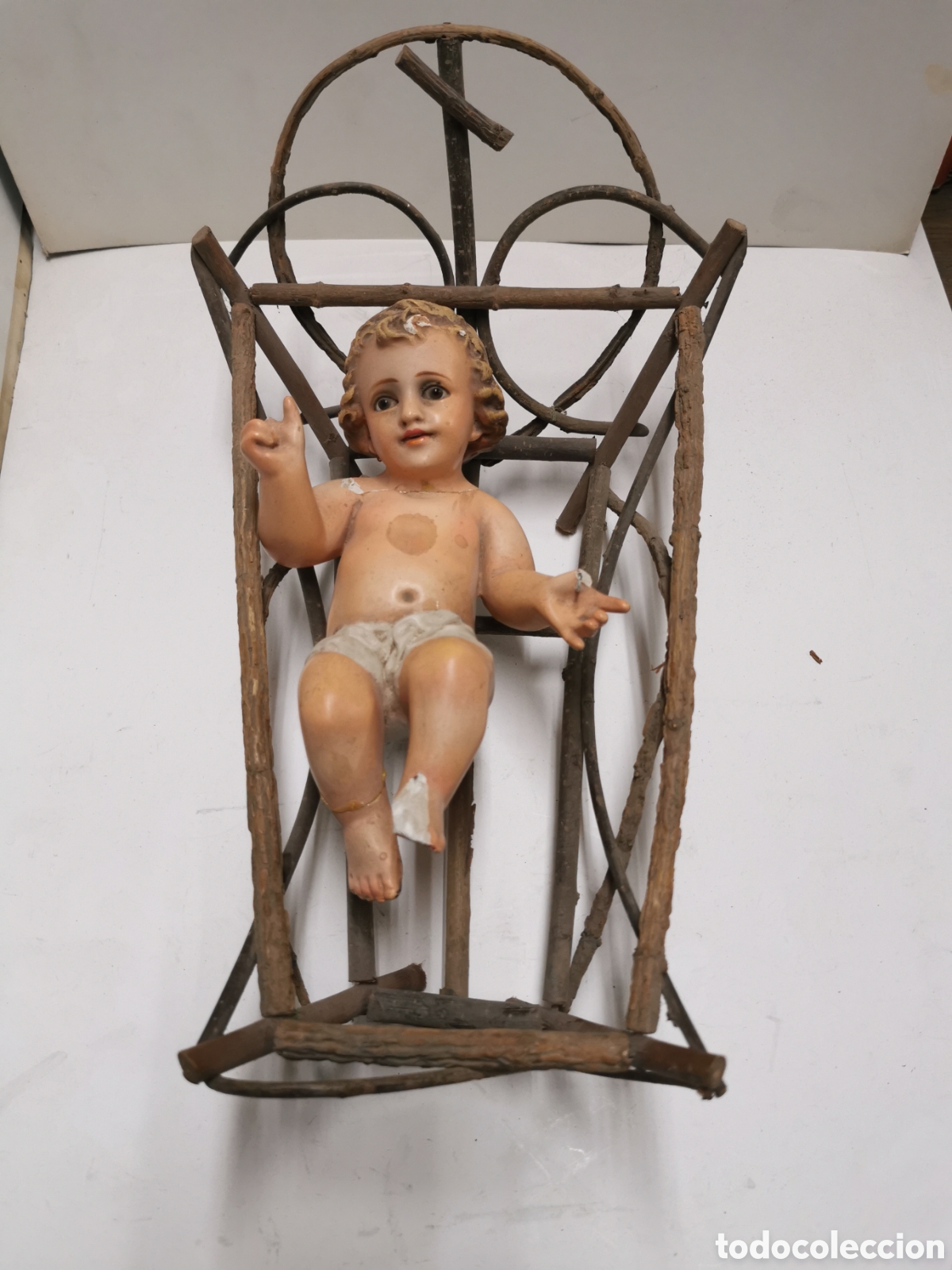 Antig&uuml;edades: Ni&ntilde;o de escayola con cuna - Foto 1
