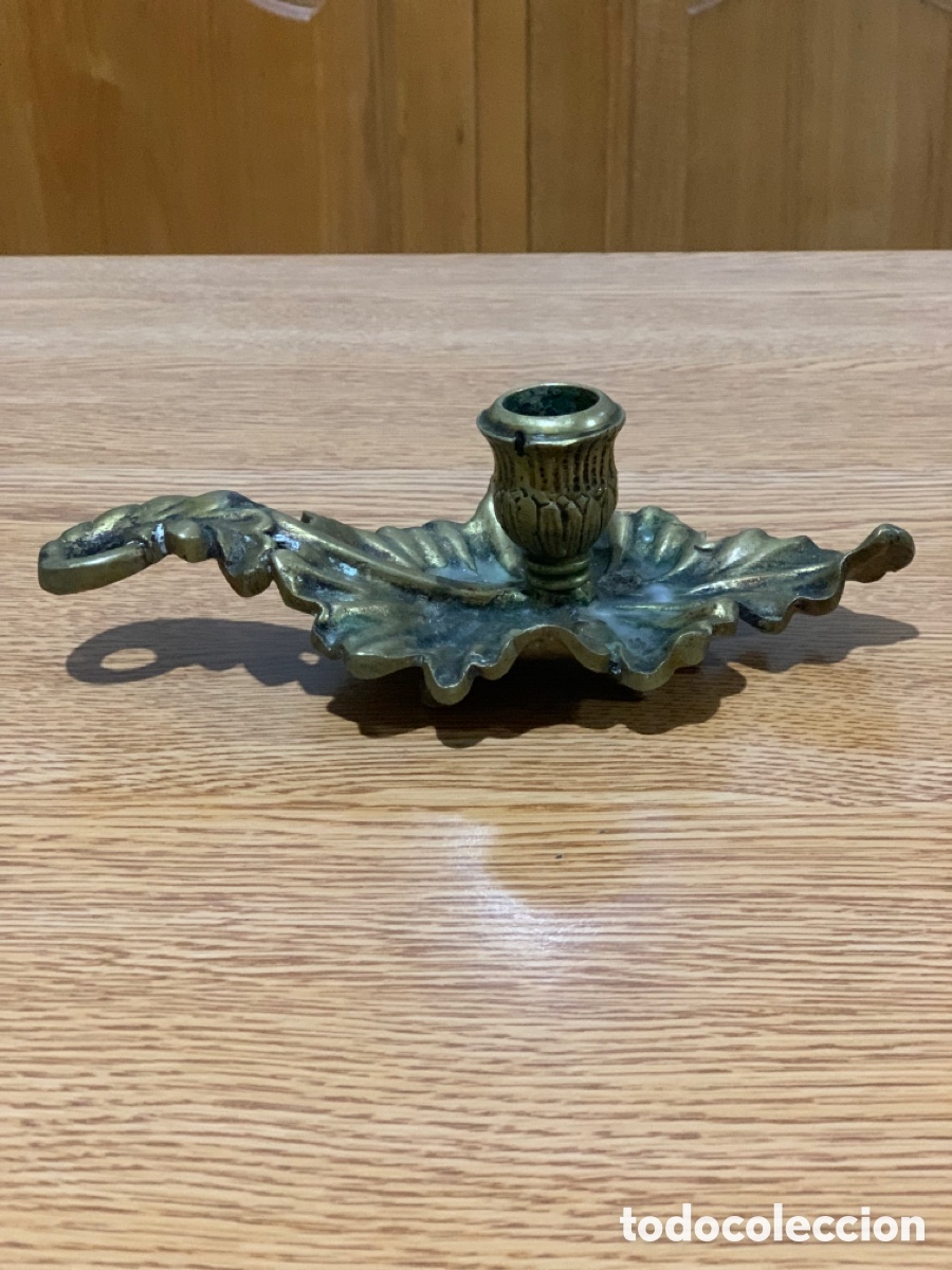 Antig&uuml;edades: Portavelas de bronce - Foto 1