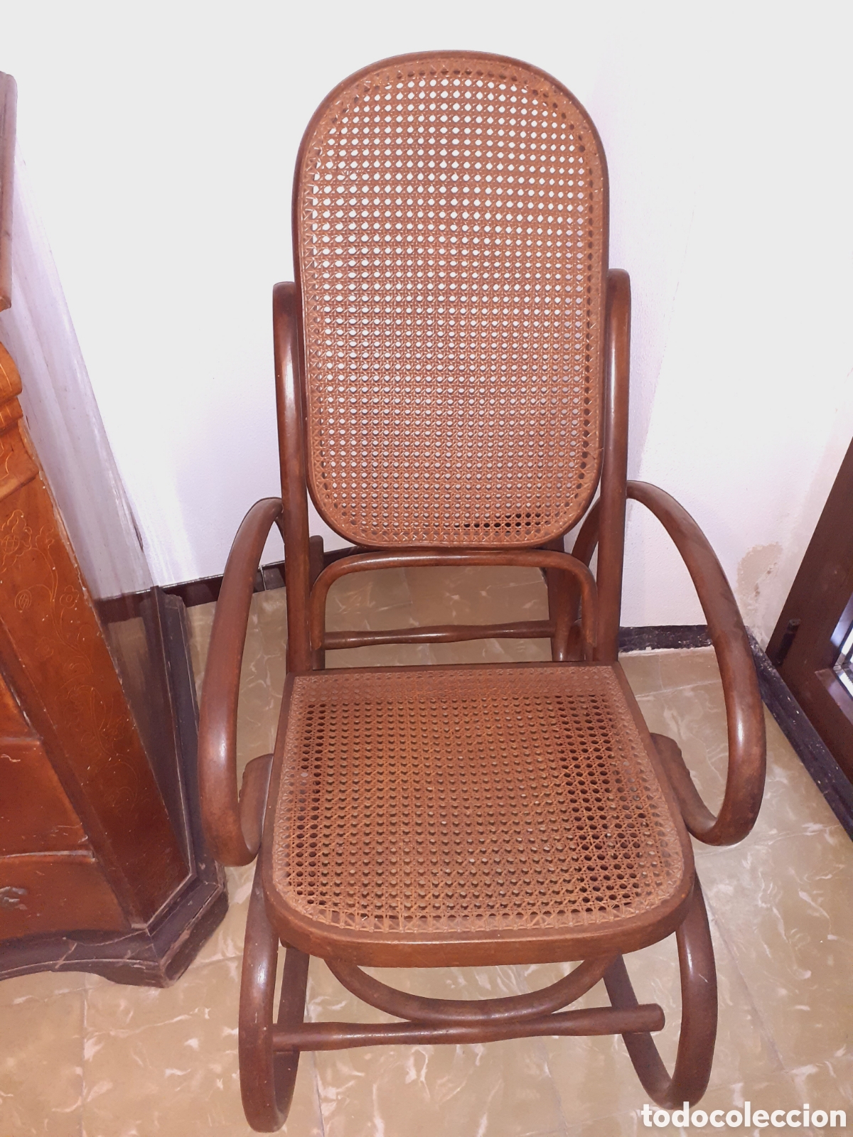 silla mecedora antigua de madera de chopo marró - Compra venta en  todocoleccion