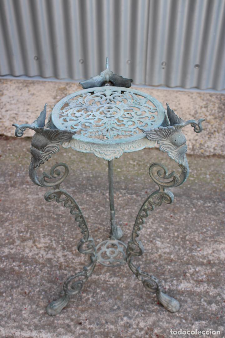 Antig&uuml;edades: mesa jardinera macetero de bronce - Foto 1