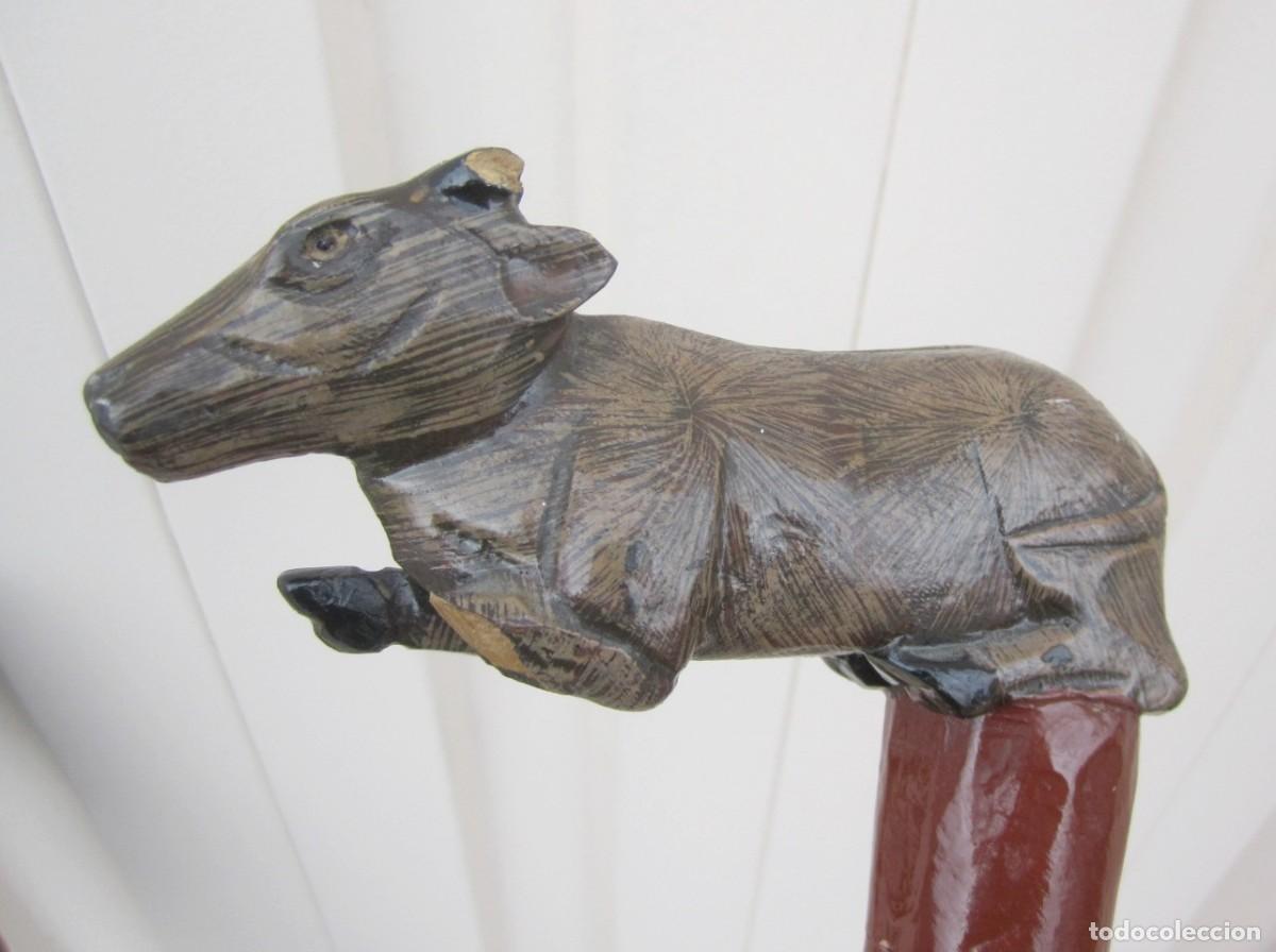 Antig&uuml;edades: Baston en madera tallada, representando toro - Foto 3