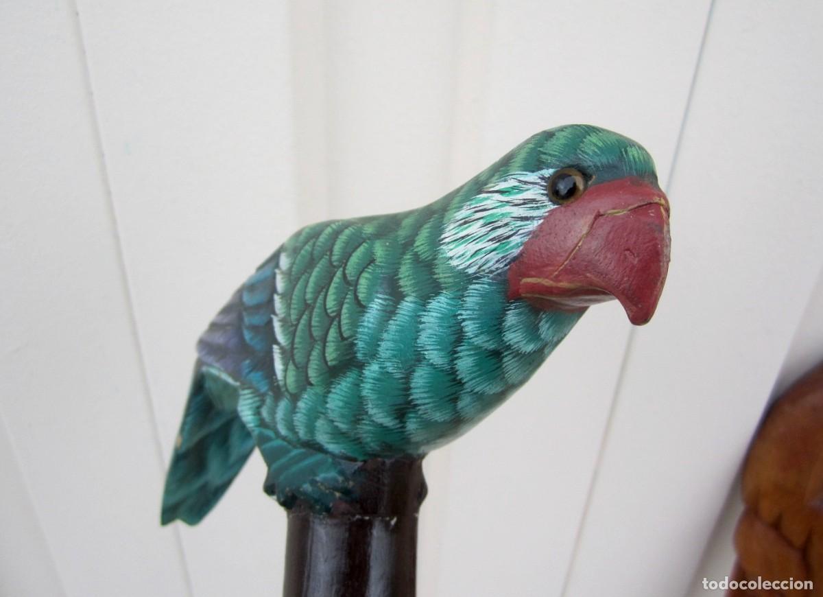 Antig&uuml;edades: Baston en madera tallada, representando Pajaro policromado - Foto 3