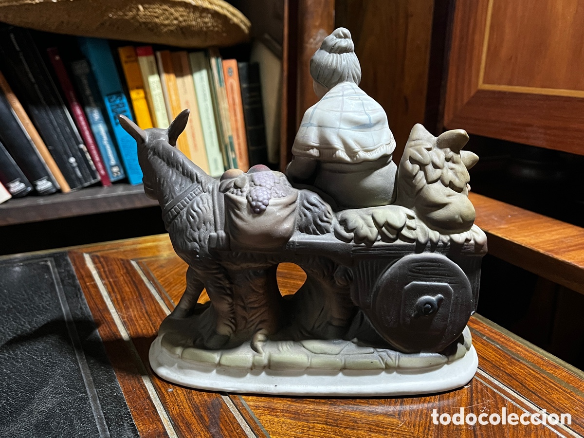 Antig&uuml;edades: Anciana con cestos sobre burro. Biscuit. - Foto 3