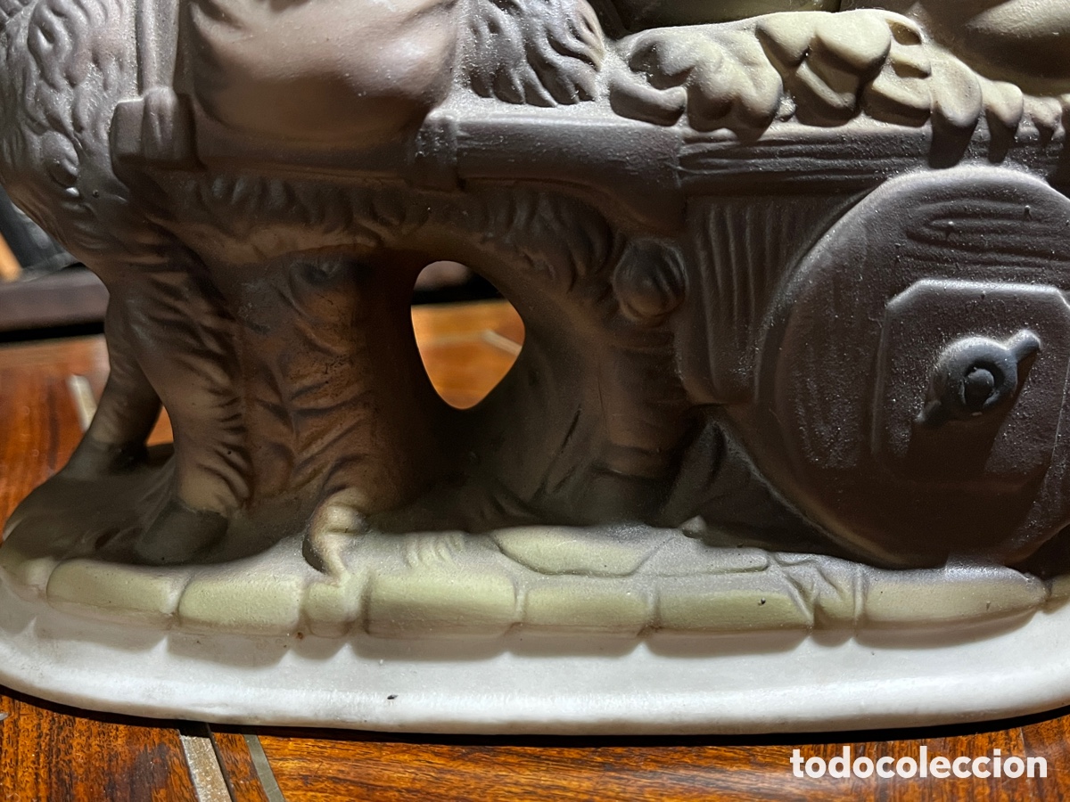Antig&uuml;edades: Anciana con cestos sobre burro. Biscuit. - Foto 6