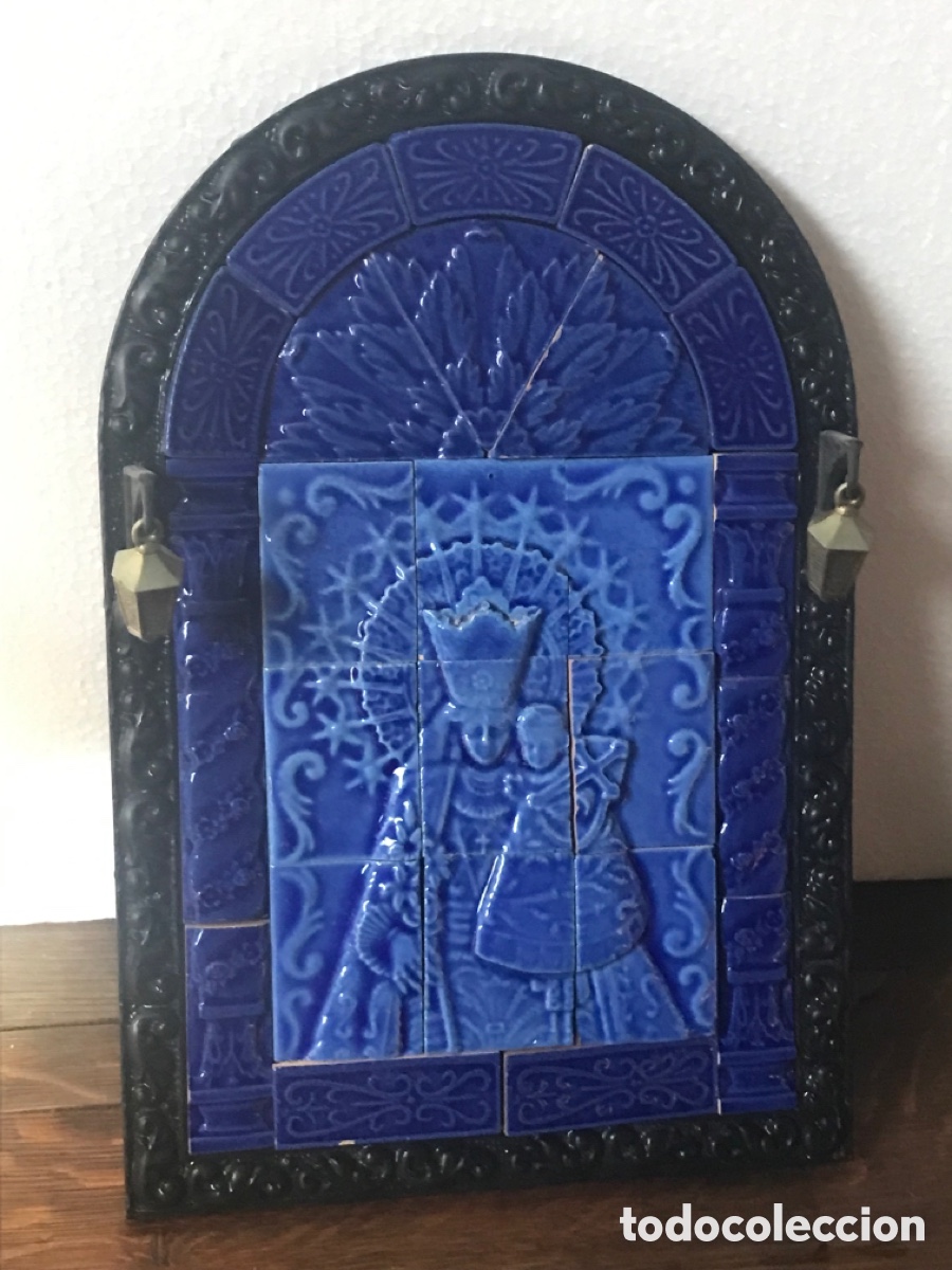 Antig&uuml;edades: Virgen cer&aacute;mica en marco de pl&aacute;stico - Foto 1