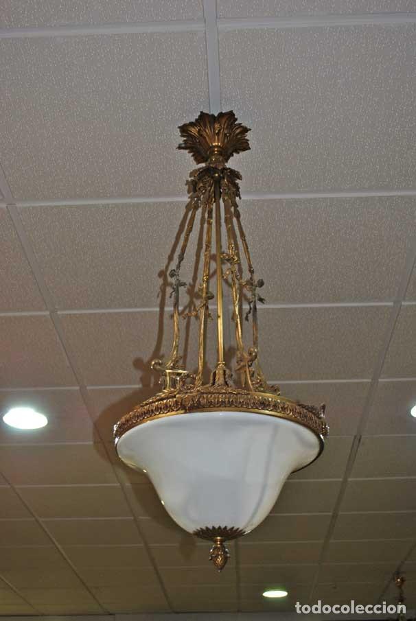 Antig&uuml;edades: L&Aacute;MPARA DE BRONCE Y CRISTAL DE OPALINA - Foto 1