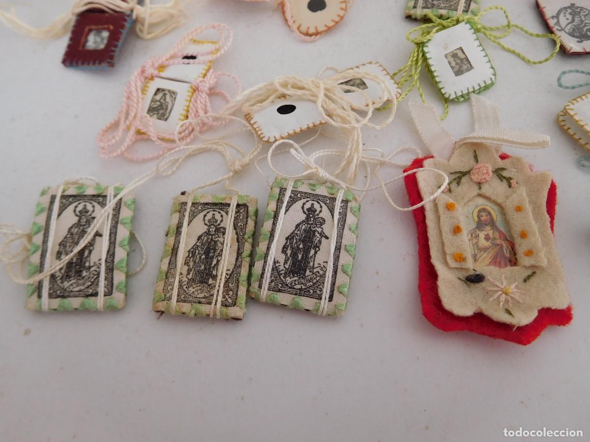 Antig&uuml;edades: Lote de peque&ntilde;os escapularios antiguos - Foto 2