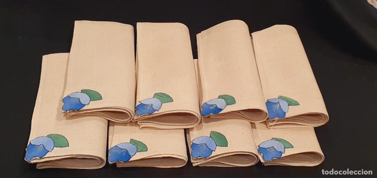 Antig&uuml;edades: 8 servilletas flor azul con hoja - Foto 1