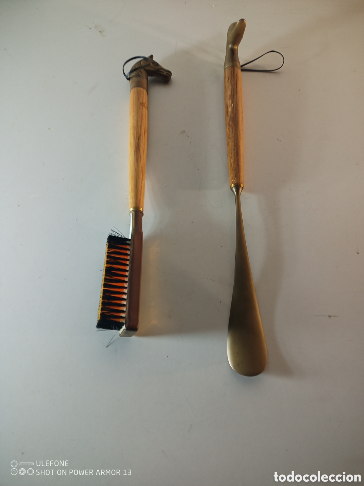 Antig&uuml;edades: Conjunto cepillo calzador caballos - Foto 1
