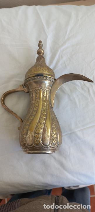 Antig&uuml;edades: CAFETERA O TETERA DE METAL ARABE - Foto 3