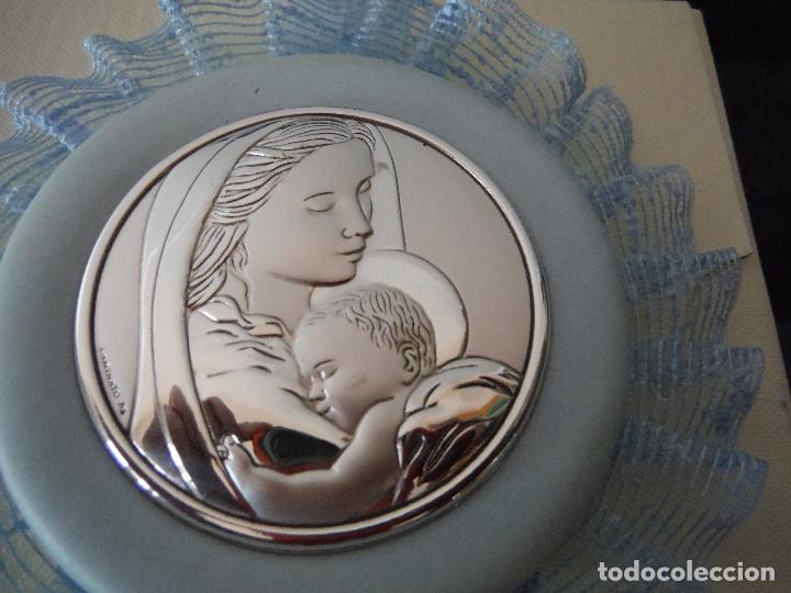 Antig&uuml;edades: MEDALLA DE PLATA PARA COLGAR EN LA CUNA - Foto 3